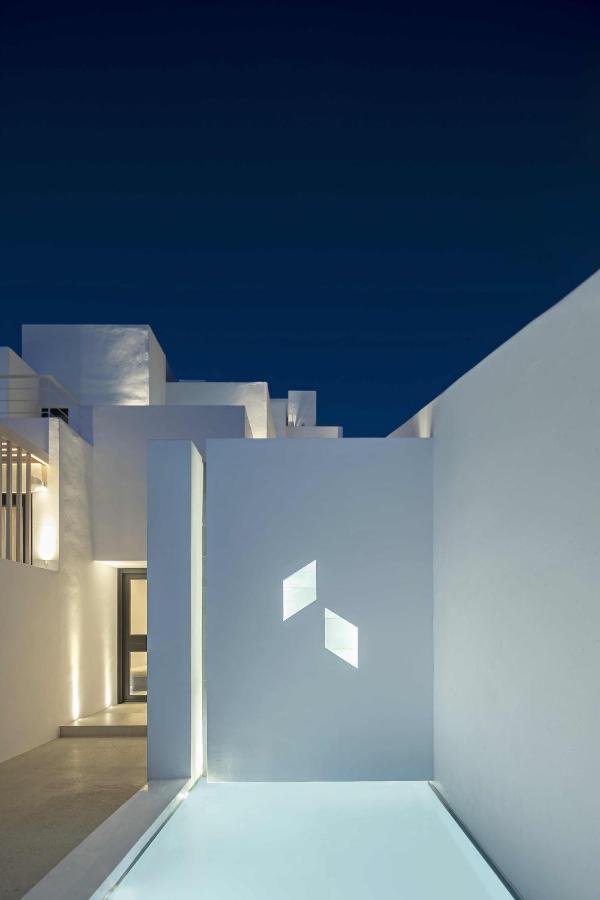 Cubic Mykonos Seafront Design Suites Ornos  Exteriör bild