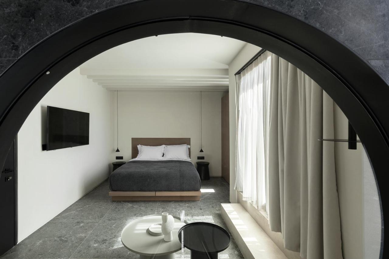 Cubic Mykonos Seafront Design Suites Ornos  Exteriör bild
