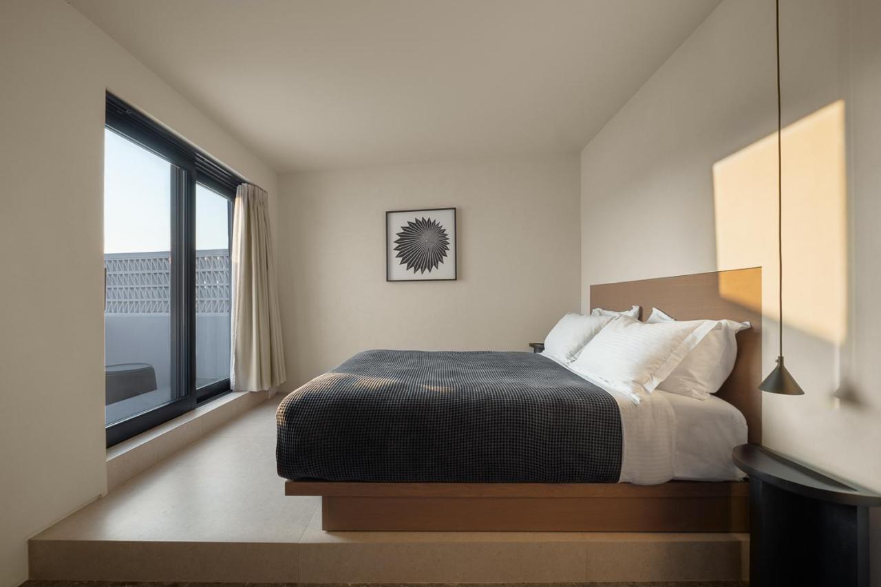 Cubic Mykonos Seafront Design Suites Ornos  Exteriör bild
