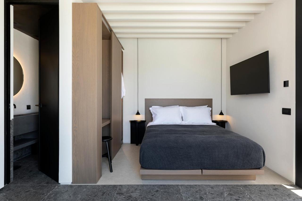 Cubic Mykonos Seafront Design Suites Ornos  Exteriör bild