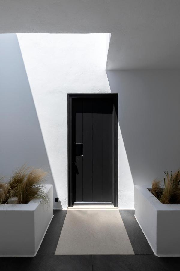 Cubic Mykonos Seafront Design Suites Ornos  Exteriör bild